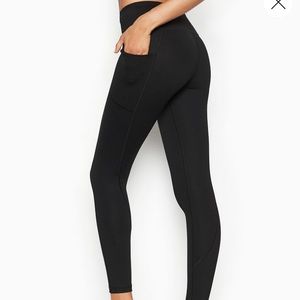 Knockout by Victoria Sport Leggings